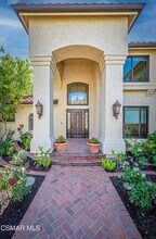 2612 Yellowwood Dr in Westlake Village, CA - Foto de edificio - Building Photo