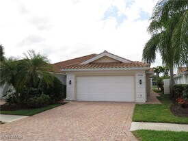 4235 Redonda Ln in Naples, FL - Building Photo