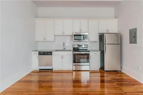 1090 10th St N in St. Petersburg, FL - Building Photo