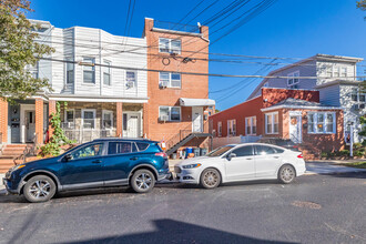 7125 73rd St in Glendale, NY - Building Photo - Building Photo