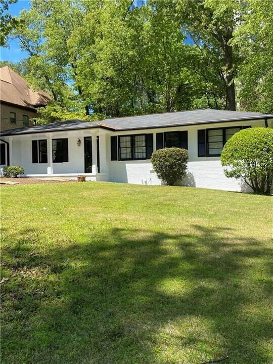 3328 Ferncliff Pl NE in Atlanta, GA - Building Photo