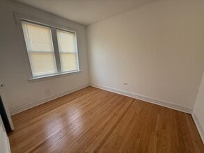 5333 W Fullerton Ave in Chicago, IL - Building Photo - Building Photo