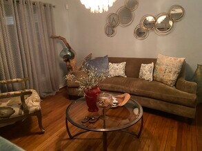 329 57th Ave S in St. Petersburg, FL - Foto de edificio - Building Photo