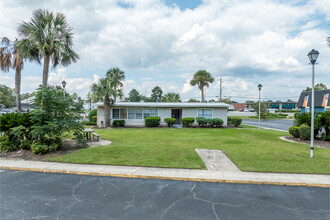 Le Mans Apartments in Valdosta, GA - Building Photo - Building Photo