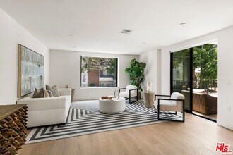 3651 Regal Pl in Los Angeles, CA - Building Photo - Building Photo