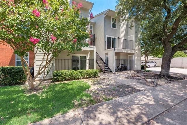 property at 6900 Skillman St