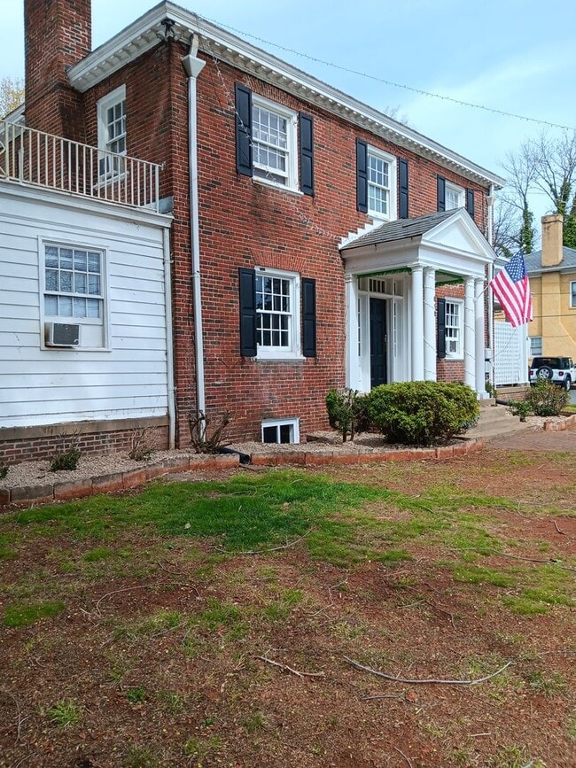 619 Cabell Ave in Charlottesville, VA - Foto de edificio - Building Photo