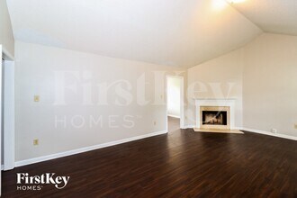 1209 Breezy Gate Dr in Cordova, TN - Foto de edificio - Building Photo