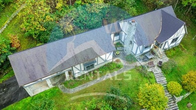 25 Castle Rdg Rd in Cullowhee, NC - Building Photo - Building Photo