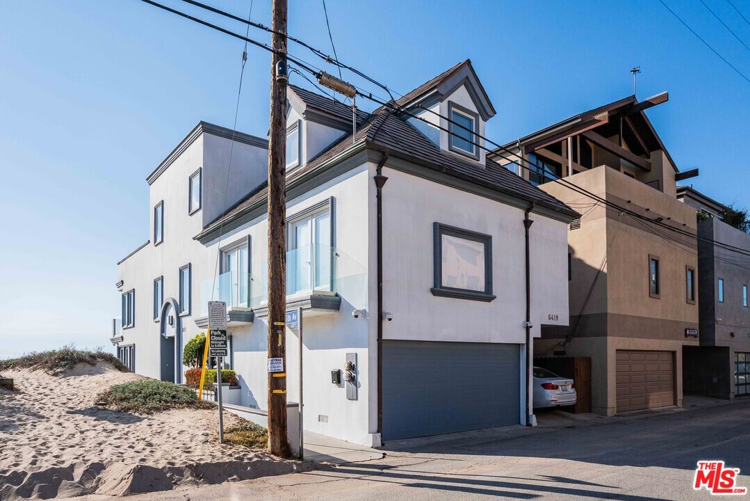 6419 Ocean Front Walk in Los Angeles, CA - Building Photo