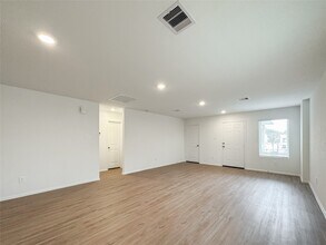 1480 Las Cuevas Dr in Conroe, TX - Building Photo - Building Photo