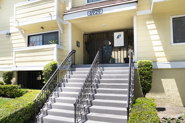 Nelk Manor