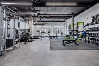 Makley Place in Columbus, OH - Building Photo - Building Photo