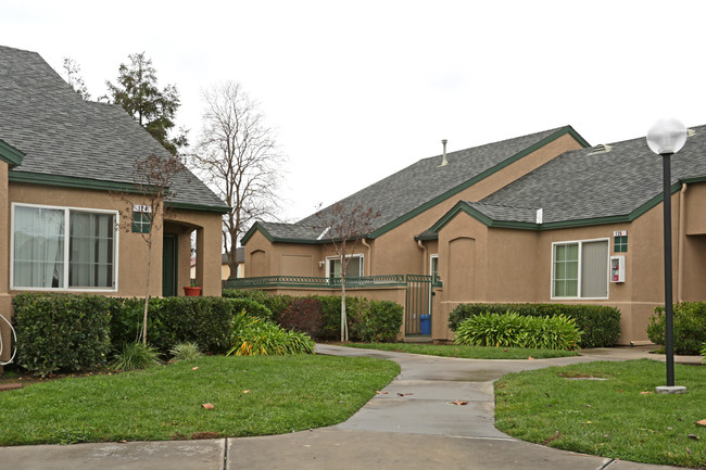 Cottonwood Creek in Madera, CA - Foto de edificio - Building Photo