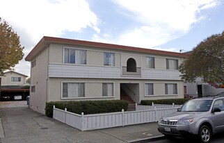 512 Santa Clara Ave in Alameda, CA - Building Photo