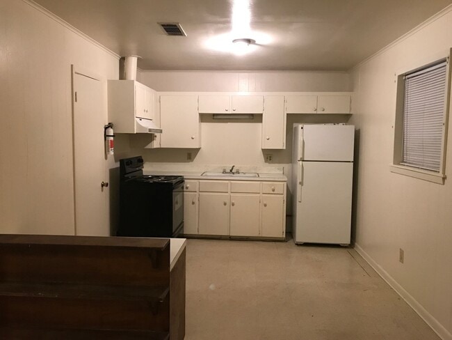 911 College Dr in Pineville, LA - Building Photo - Building Photo