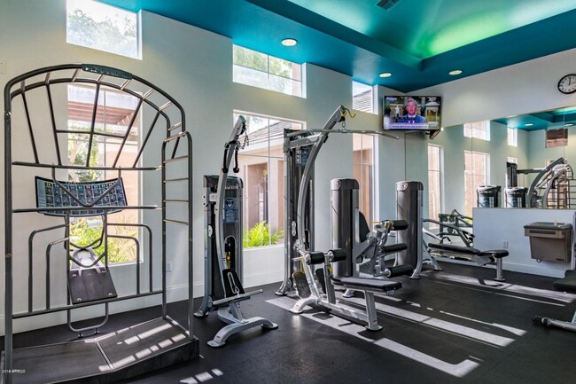 5345 E Van Buren St in Phoenix, AZ - Building Photo - Building Photo