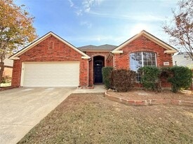 1004 Broken Spoke Dr in Little Elm, TX - Building Photo