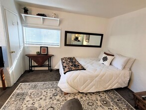 1215 NW Milwaukee Ave in Bend, OR - Foto de edificio - Building Photo