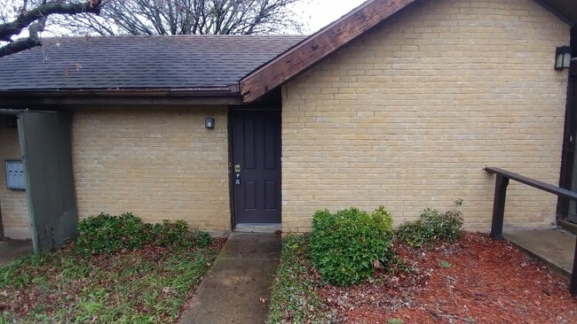 4630 Country Creek Dr
