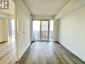 138-4138 Downes St in Toronto, ON - Building Photo - Building Photo
