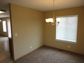 616 Osbron St in Plano, IL - Building Photo - Building Photo