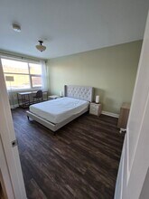 5570 Centre Ave in Pittsburgh, PA - Building Photo - Building Photo