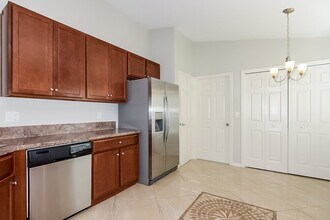 6400 Twin Bridges Dr in Zephyrhills, FL - Building Photo - Building Photo