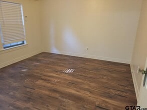 711 Wood St in Gladewater, TX - Building Photo - Building Photo