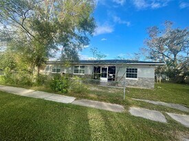 3995 40th St N in St. Petersburg, FL - Building Photo