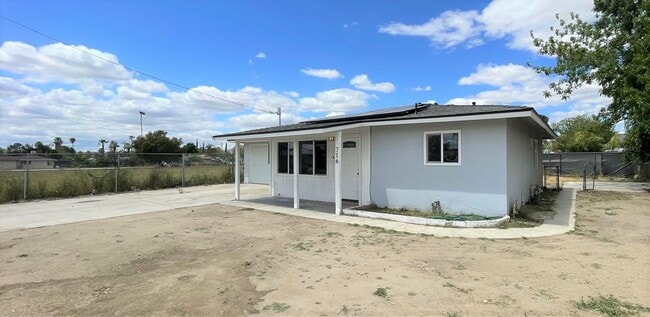 716 Mayberry Ave in Hemet, CA - Building Photo - Building Photo