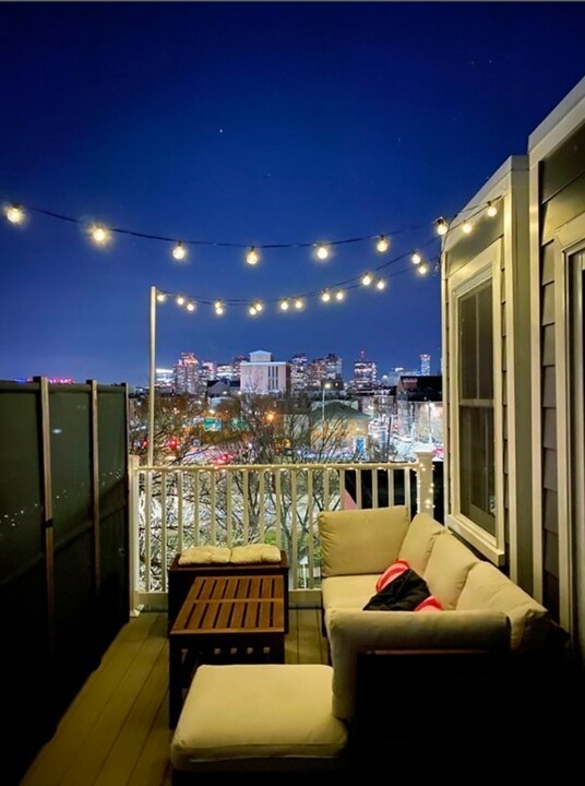 179 London St, Unit PH in Boston, MA - Building Photo