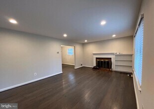2308 Whitcomb Pl in Falls Church, VA - Building Photo - Building Photo