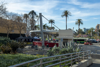 MacArthur Park Metro Apartments in Los Angeles, CA - Building Photo - Building Photo