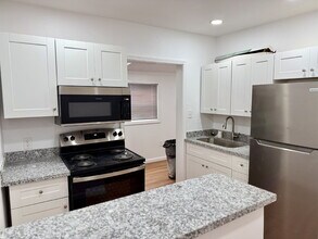 2435 21st St in Lubbock, TX - Building Photo - Building Photo
