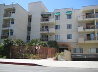 Pico Wooster Senior Housing in Los Angeles, CA - Foto de edificio - Building Photo