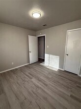 1435 N Bluegrove Rd in Lancaster, TX - Building Photo - Building Photo