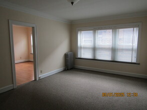 7730 S Michigan Ave, Unit 1st Floor in Chicago, IL - Building Photo - Building Photo