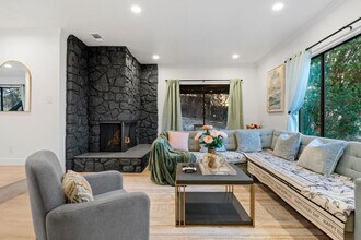 5048 Bluff Pl-Unit -ID1323818P in El Cajon, CA - Foto de edificio - Building Photo