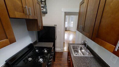 1175 Boylston St, Unit 3 in Boston, MA - Foto de edificio - Building Photo