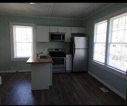 1004 W 5th Ave in Gastonia, NC - Foto de edificio - Building Photo