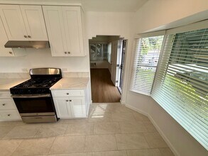 1157 N Genesee Ave in West Hollywood, CA - Foto de edificio - Building Photo