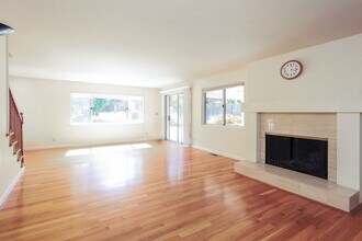 20190 Winn Rd in Saratoga, CA - Building Photo - Building Photo