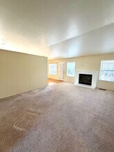 6125 Greenbrook Dr in Reno, NV - Building Photo - Building Photo