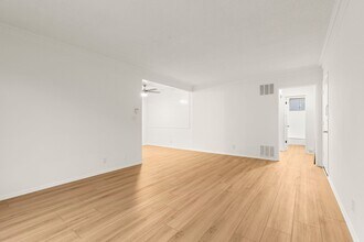 1254 Orange in Los Angeles, CA - Building Photo - Interior Photo