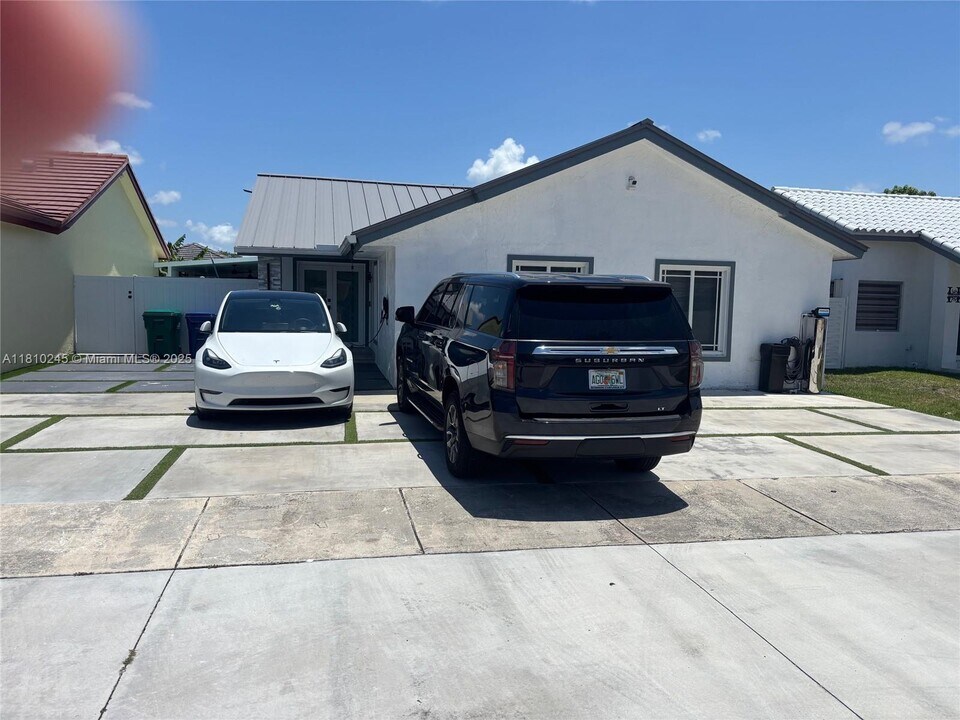 14854 Kendale Lakes Blvd in Miami, FL - Building Photo