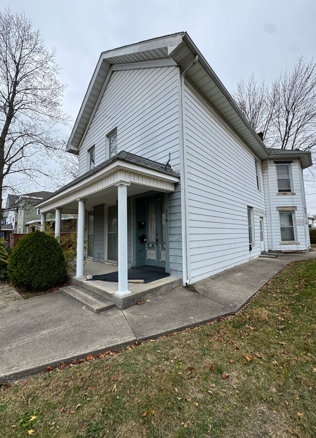 property at 314 E Walnut St