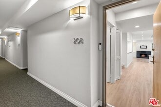 1617 S Beverly Glen Blvd in Los Angeles, CA - Building Photo - Building Photo