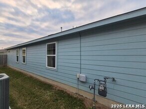 12822 Chinali Spgs in Saint Hedwig, TX - Building Photo - Building Photo