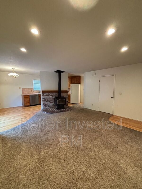 1912 Cooper Dr in Santa Rosa, CA - Building Photo - Building Photo